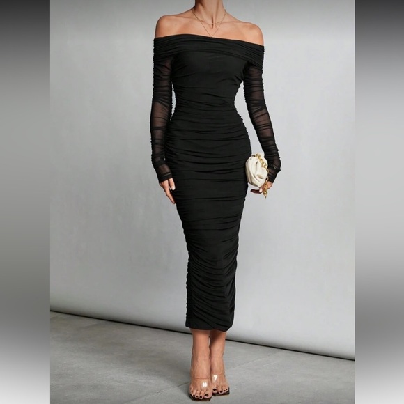 Dresses & Skirts - Elegant Black Ruched Dress